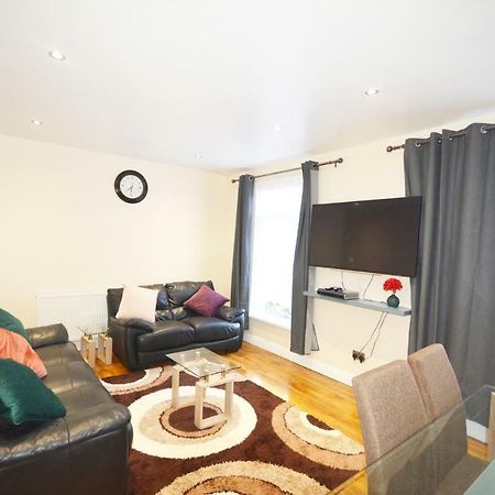 London Modern 4 Bedroom Apartment Экстерьер фото