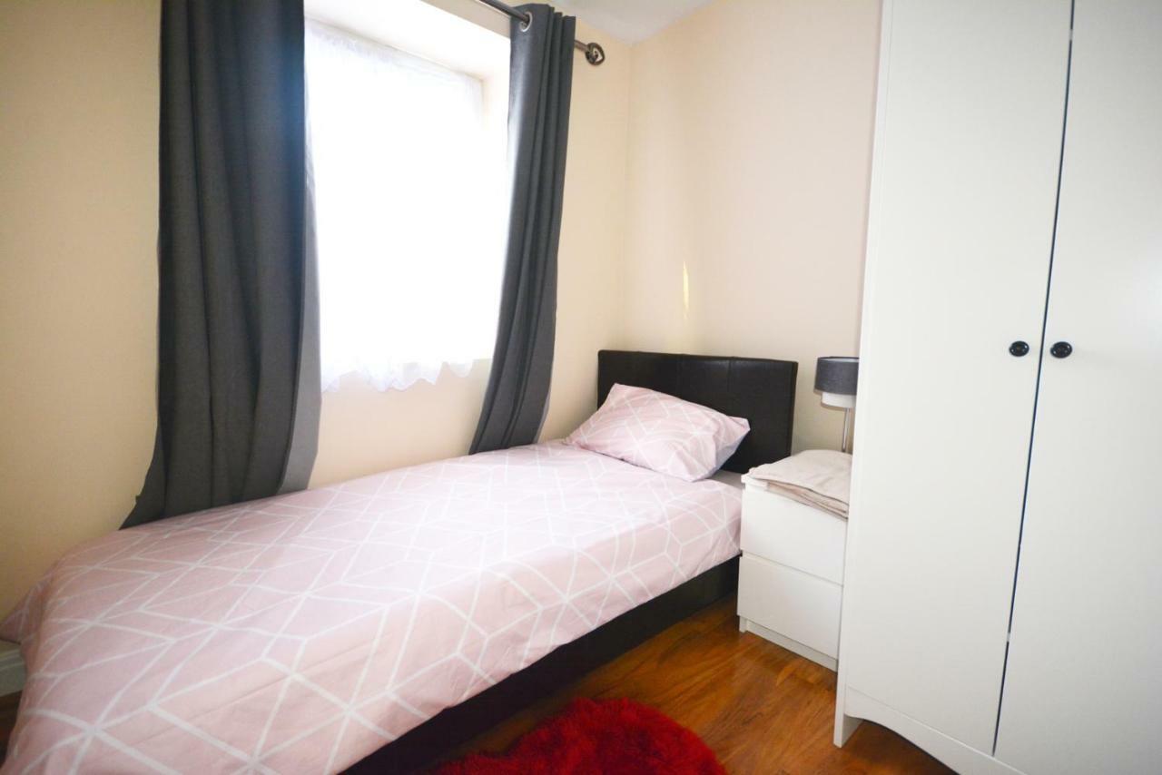 London Modern 4 Bedroom Apartment Экстерьер фото